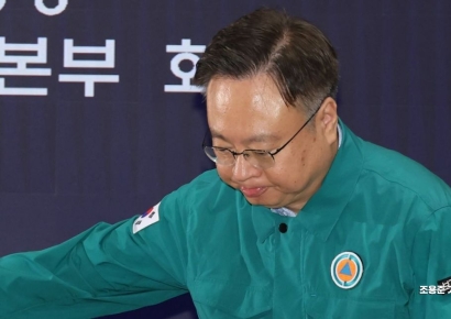 [포토] 굳은표정의 조규홍 복지부 장관