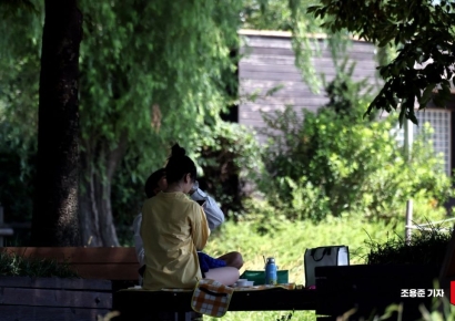 [포토] 아직은 그늘이 좋아