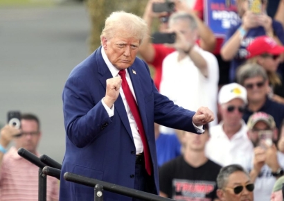 "트럼프 정치적 승리"…'성추문 입막음' 재판 선고 대선 이후 '연기' 