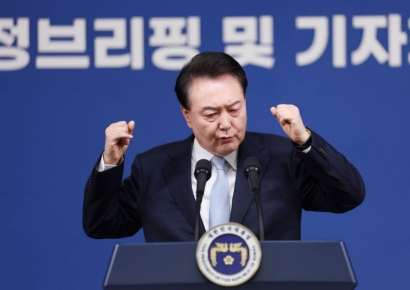 尹 "뉴라이트 뭔지 잘 몰라…김형석 관장 개인적으로 모르는 분"