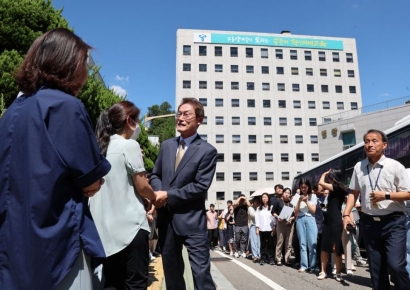 '10년 수장' 마친 조희연 서울시교육감의 퇴임길…"혁신교육 이어질 것"