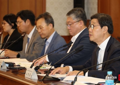 [포토] 의료개혁특위 주재하는 노연홍 위원장