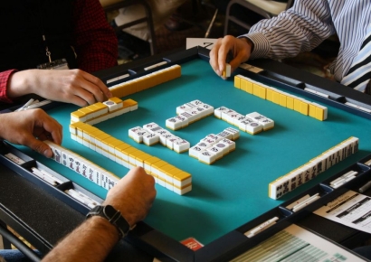 中 전역에 퍼지는 카드놀이 '관단'…"마작보다 인기"[中돋보기]