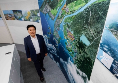 [만보정담]김경안 새만금개발청장 "올해 새만금 산단 12兆 유치…6개월만에 입주 강점"