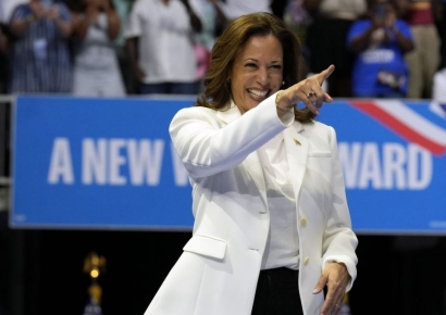 해리스, 동맹 강화 기조 재확인…"한국 DMZ 찾았다"