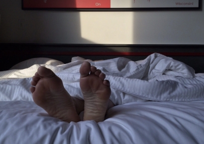 주말에 밀린 잠 몰아서 잤더니…"오히려 좋아" 놀라운 연구 결과 