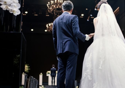 "아버지 손 잡고 신부 입장 안 된다" 금지안 추진 '이 나라' 왜?