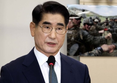 尹에게 비상계엄 건의한 김용현 국방부 장관[뉴스속 인물]