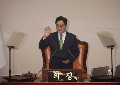 우원식 의장, 尹대통령에 "개헌으로 막힌 물꼬 터야…대화 제안"