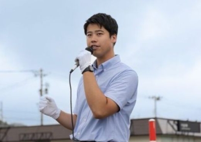 27살 고졸 흙수저가 시장됐어요…일본서 최연소 시장 탄생