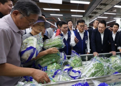 과일값 보고 안심했다가 채소값 보고 근심 커졌다