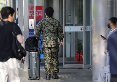 "그냥 입대합니다"…'일반 병사' 선택한 의대생 2838명 역대 최다