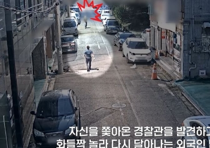 하필 택시가 선 곳이 파출소…피흘리며 도망가던 외국인 남성 결국