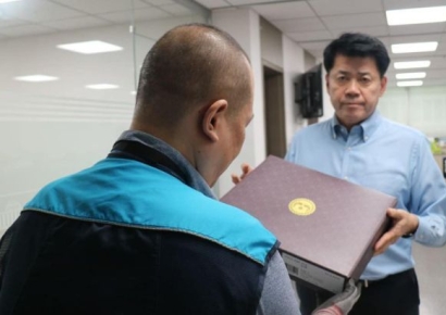 "보내지 말랬는데, 尹 추석선물 안 받아"…'거부 인증' 하는 野 의원들