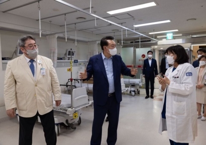 尹, 경기도 응급의료센터 방문…"필수의료 인기과 되도록 전폭 지원"(종합)