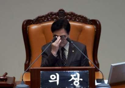 "싸우는 게 안타까워, 협치해달라"…중학생도 부끄러워한 국회