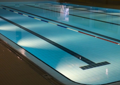 "45세 이하 대졸 여성만 오세요"…수영장 가입 조건에 中 누리꾼 갑론을박 