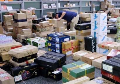 [포토] 명절 앞두고 의원회관에 쌓인 선물 택배