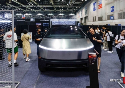 [포토] 모습 드러낸 테슬라 사이버트럭