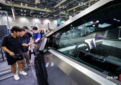 [포토] 테슬라 '사이버트럭'에 쏠린 관심