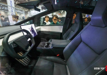 [포토] 테슬라 사이버트럭 '내부는 어떤 모습일까?'