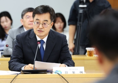 김동연 "의료계 대안 요구, 문제해결 의지나 일머리 없는 것"