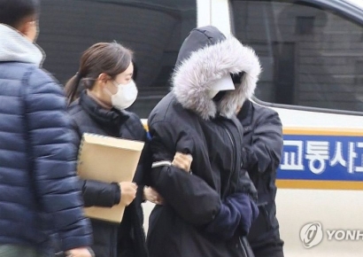 '음주 벤츠'에 치인 배달원 사망…반려견 먼저 챙긴 클럽DJ