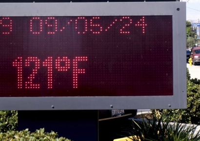 45도 폭염 덮친 美 LA…산불·정전에 지진까지 '대혼란'