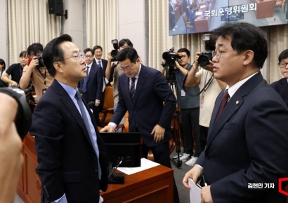 [포토] 대화하는 배준영-박성준