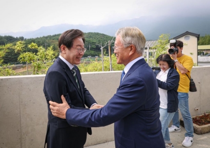 이재명, 평산책방 직원폭행사건에 "적대정치 종식해야" 규탄