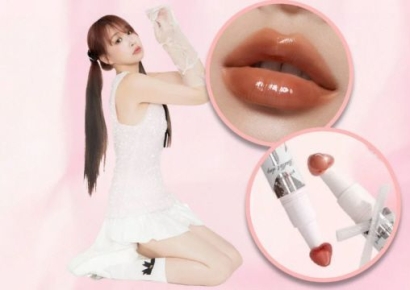 "생긴게 왜 이래" 무릎꿇은 여 모델까지…중국서 난리난 립스틱
