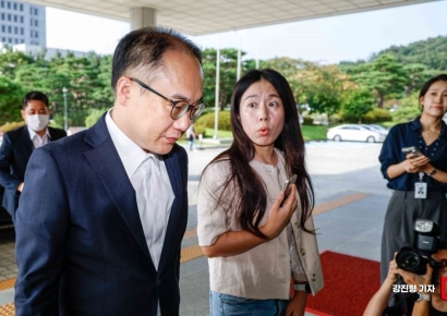 [포토] 이원석 검찰총장, 취재진 질문에 '묵묵부답'