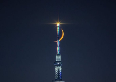 "도쿄 밤하늘에 세일러문이 떴다"…사진가 작품에 "좋아요" 폭발