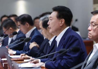 尹 "배추·무 등 성수품 물가관리…의료계 잘 설득" 강조