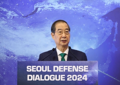 한덕수 "가짜뉴스 선전·선동, 새로운 안보 위협 직면"