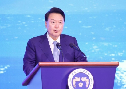 尹 "전체주의 국가 배후 해킹조직 사이버 공격…국가안보 위협"