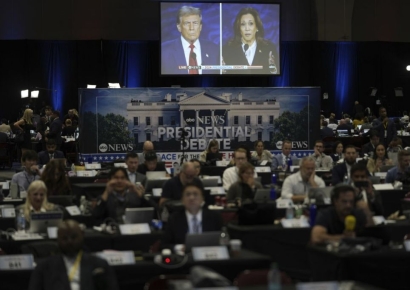 "대선 토론회서 해리스 우세…해리스 트레이드 나타날 것"