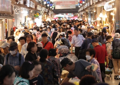 [포토] 추석제수용품 사러 나온 인파로 붐비는 경동시장