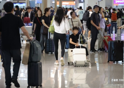 [포토] 여행객으로 북적이는 인천공항