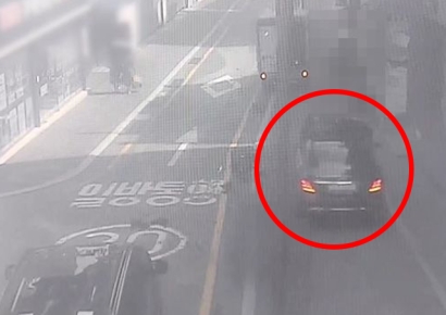 해운대서 인도 돌진 벤츠에 행인 2명 사망