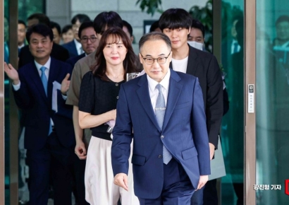 [포토] 대검찰청 나서는 이원석 검찰총장