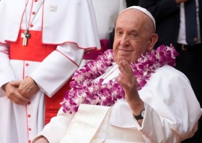 "아기 죽이는 사람과 이민자 쫓아내는 사람"…교황이 美 유권자들에게 한 말