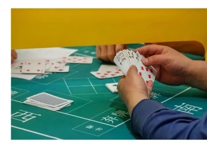 "기업 임원들은 다 이거 배워요"…골프 접대 대신 카드 게임하는 中