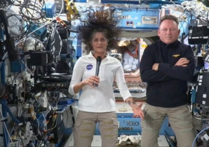 "하늘 위 420km에서 투표해요"…우주에 발 묶인 미국인들도 대선 투표