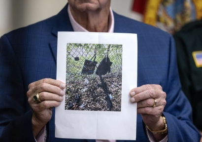 트럼프 암살시도 용의자 '고프로' 두고 도주…생중계 시도했나