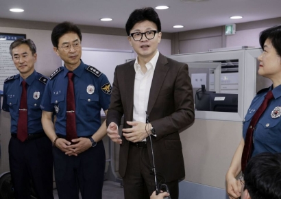 한동훈 "이대로는 모두가 진다…조건없이 협의체 출범해야"