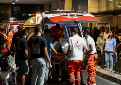 헤즈볼라 삐삐 수백대 폭발…"9명 사망·2750명 부상"