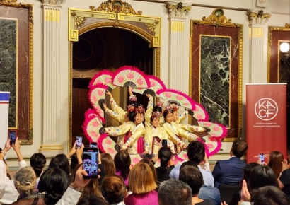 美백악관서 첫 추석 행사…바이든·해리스 "한국계, 중요"