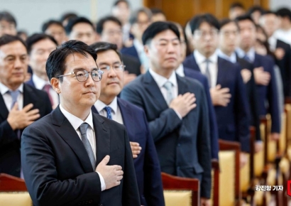 [포토] 국민의례하는 심우정 검찰총장