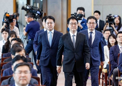 [포토] 취임식장 들어서는 심우정 검찰총장